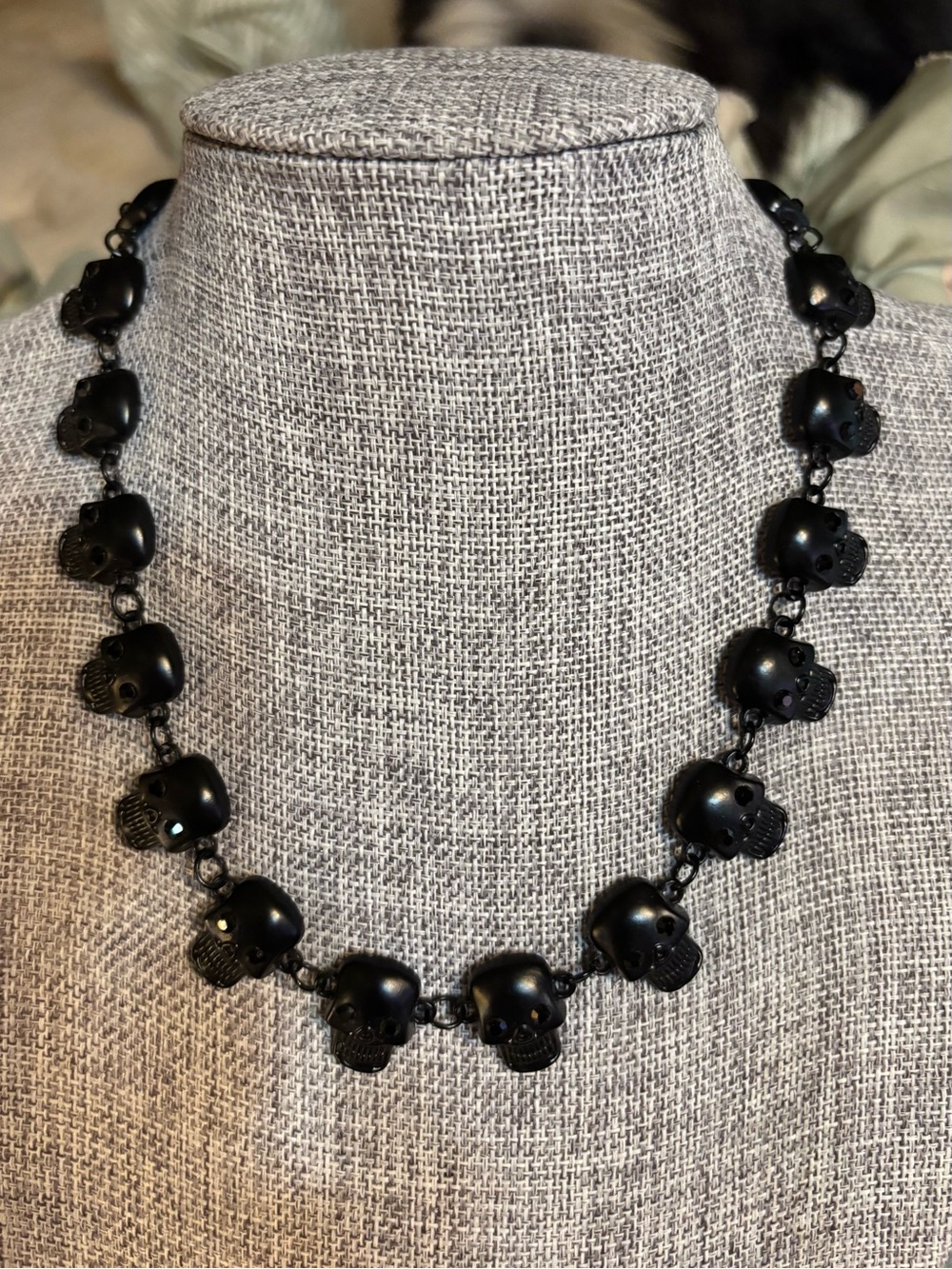 Black Skull Link Necklace - Women's Gothic Jewelry